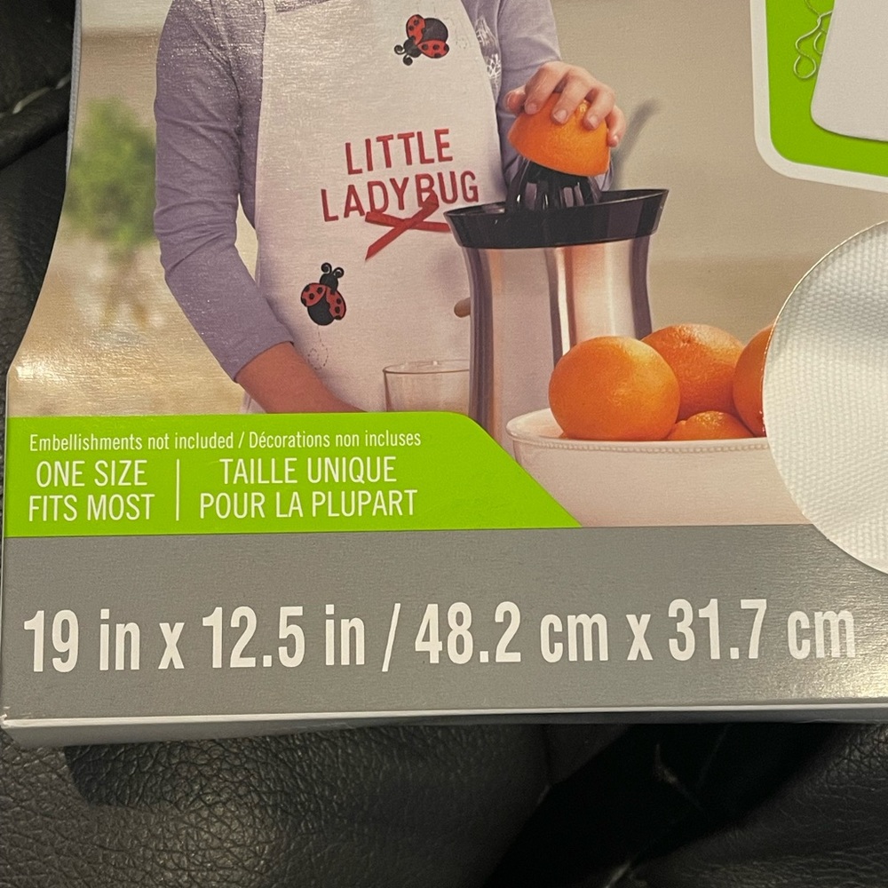 Package of 5 white child aprons one size fits most - Picture 2 of 4